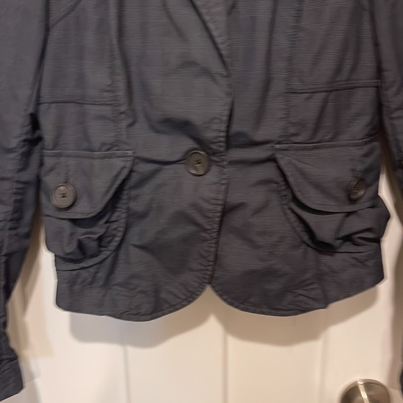 Super cute! Banana Republic- navy blazer - size 2 - Picture 2 of 6